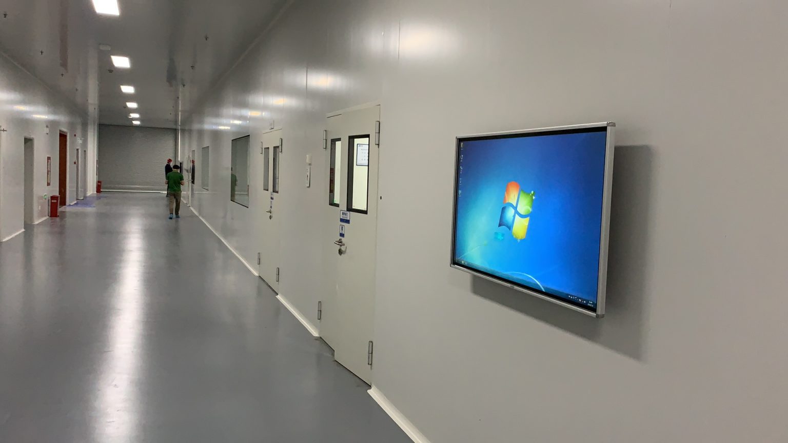 interactive-whiteboard-in-factory-1536x864.jpg