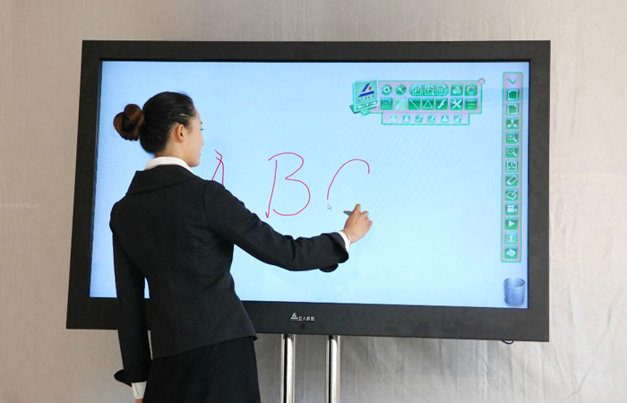 More than a little bit stronger than TV, FVASEE F98 leads the era of 100-inch large screen